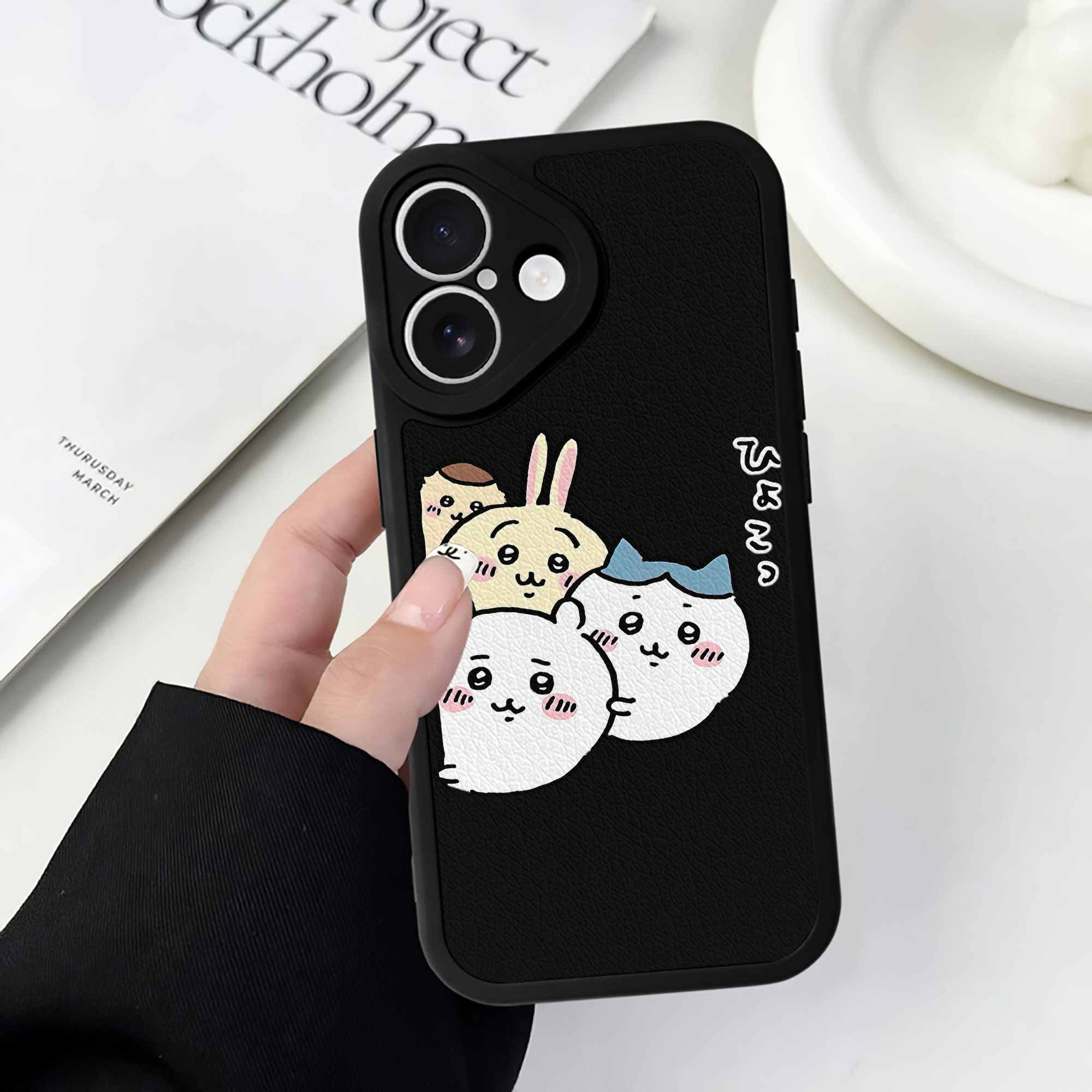 （画像用） ちいかわ ちいかわ Chii-kawa chiikawa 【iPhone 16シリーズ対応】シリコンスマホケース（レザー調） 材質：シリコン